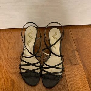 Nina size 9.5 black strappy 2in kitten heel